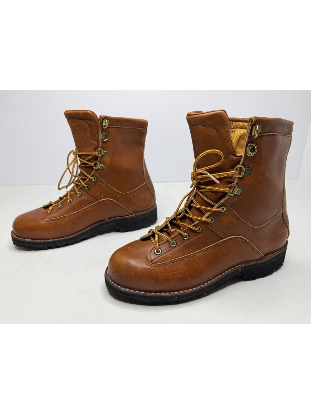 Vintage DANNER 8469 Size 11 D Gore-Tex Insulated Brown Leather Boots